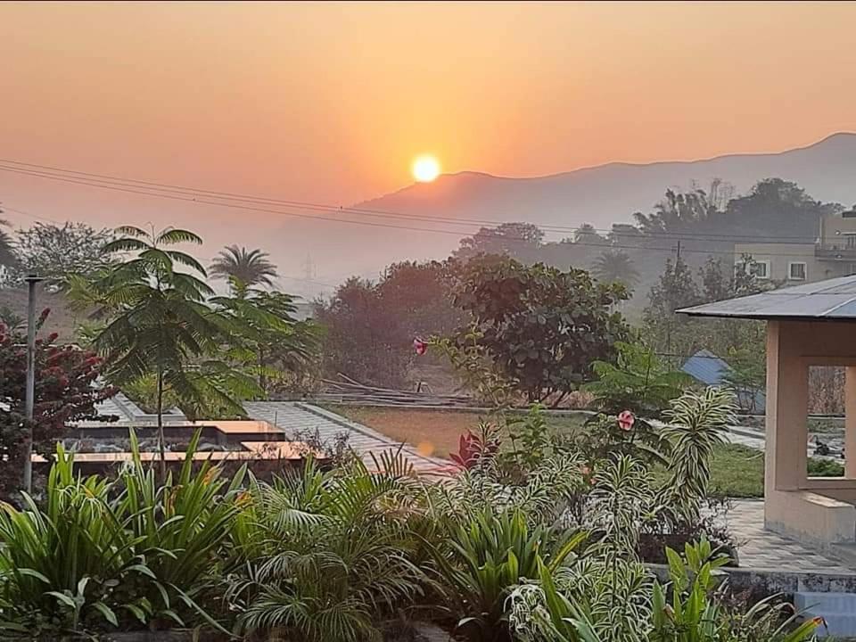 Royal Meadows - Igatpuri Bungalow C Extérieur photo